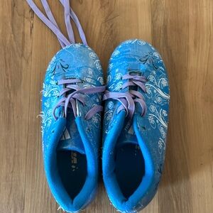 Frozen soccer cleats size 1